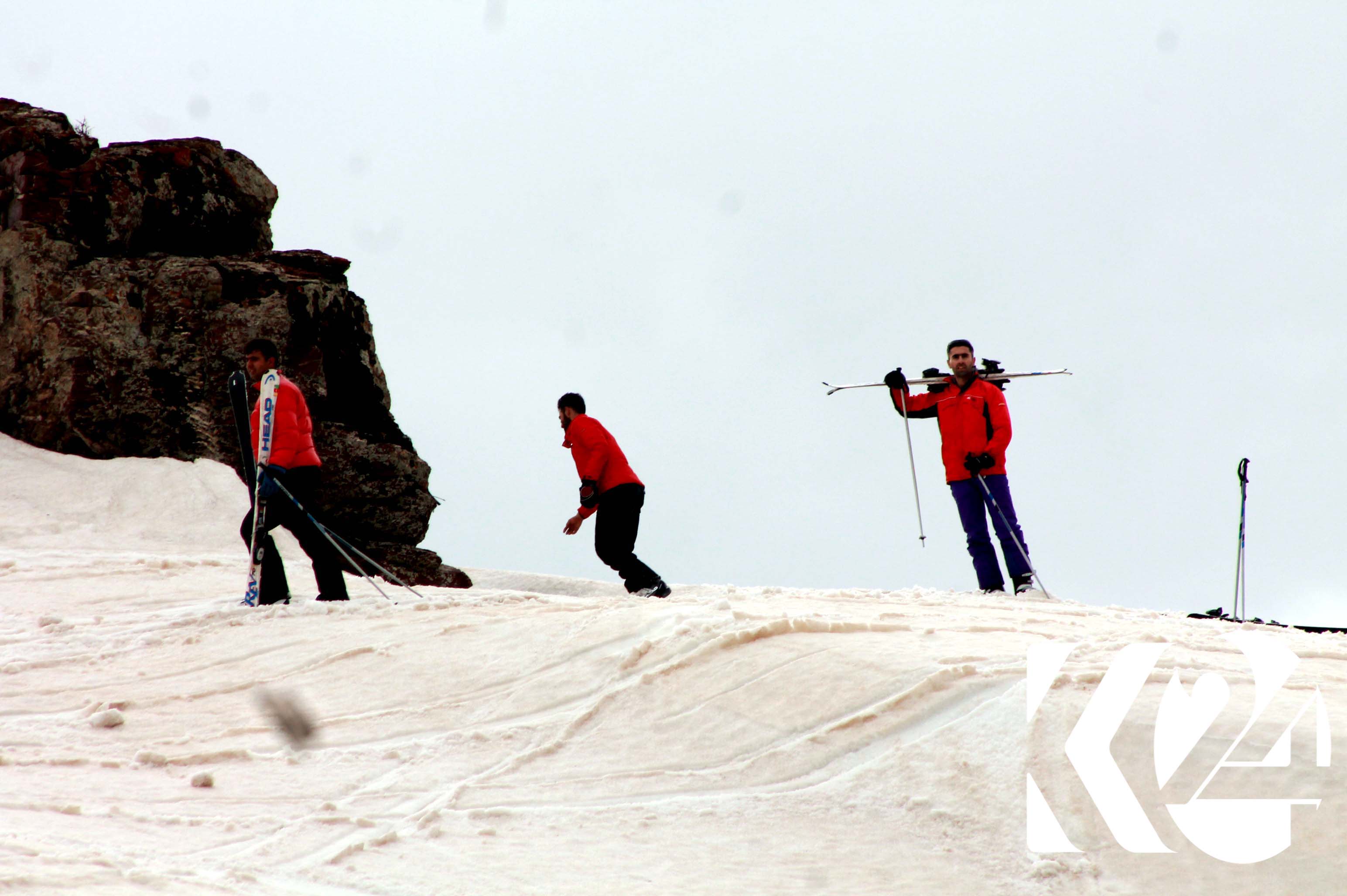 بە وێنە.. فێستیڤاڵی بەفر لە حاجی ئۆمەر